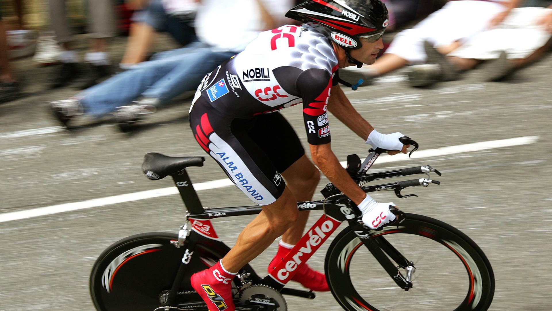 亚历山德里娅·帕金斯蝶泳决赛技惊四座